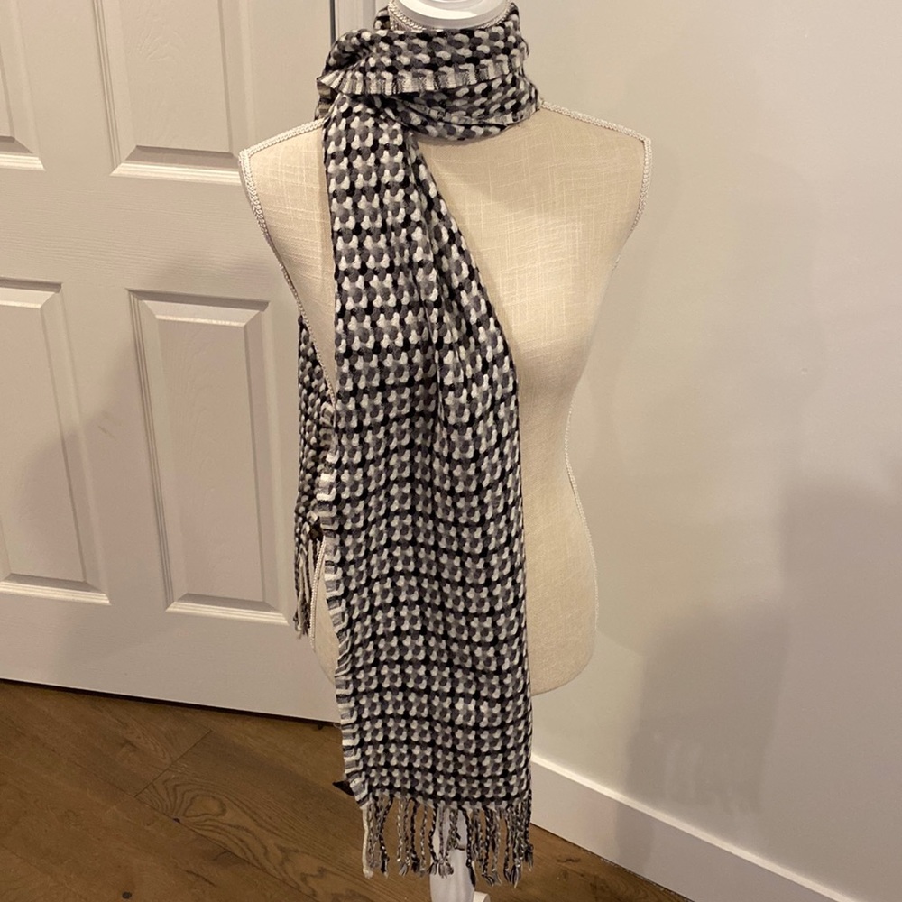 Black/White/Gray scarf